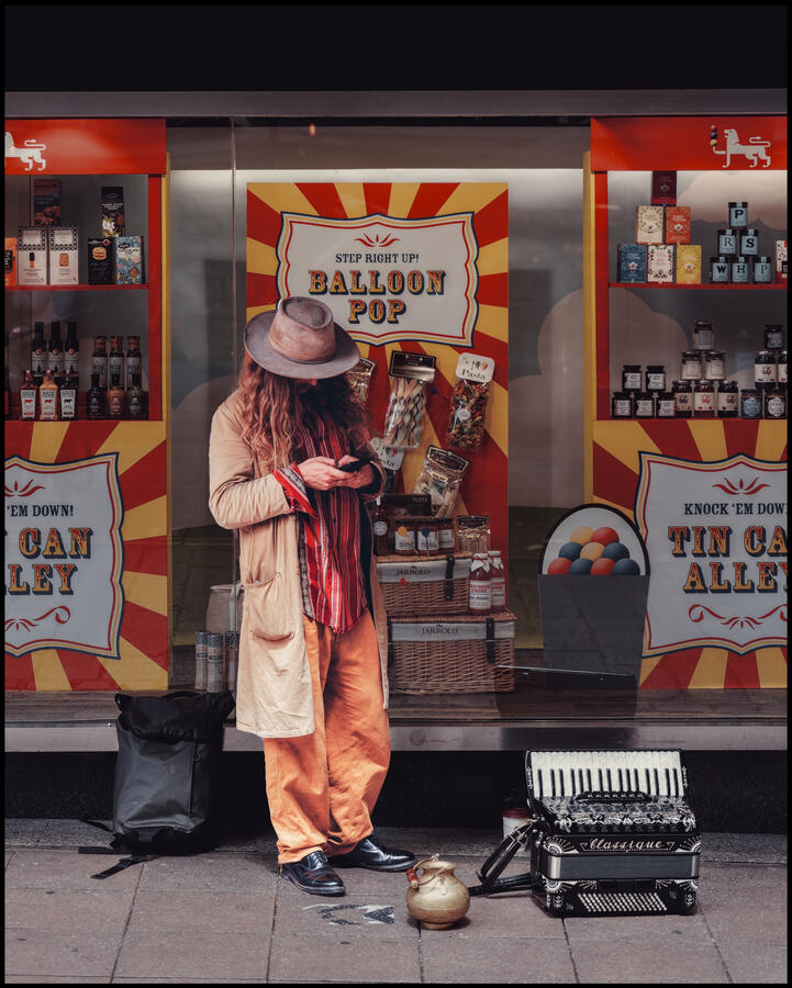 Music Photo of a busker setting up